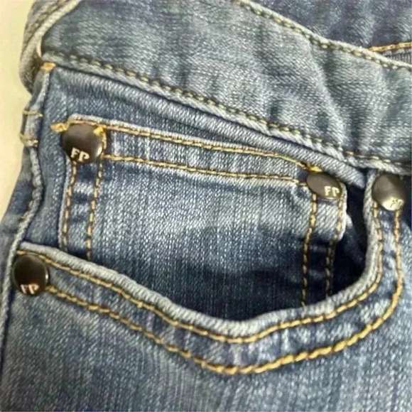 Free People Women's Blue Denim Straight Jeans Size 28 Medium Wash - Picture 6 of 9